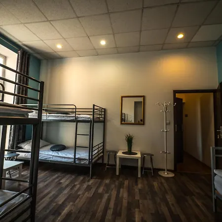 Pod Baszta Hostel *