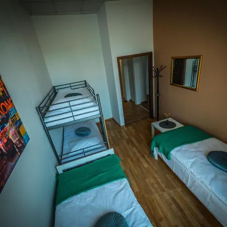 Pod Baszta Хостел